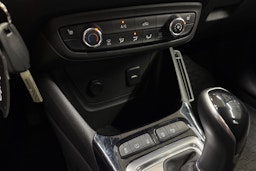 valkoinen Opel Crossland 2022 kuva 21.