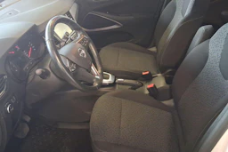 valkoinen Opel Crossland 2022 kuva 7.