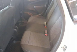 valkoinen Opel Crossland 2022 kuva 8.