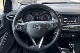 punainen Opel Crossland 2024 kuva 4.