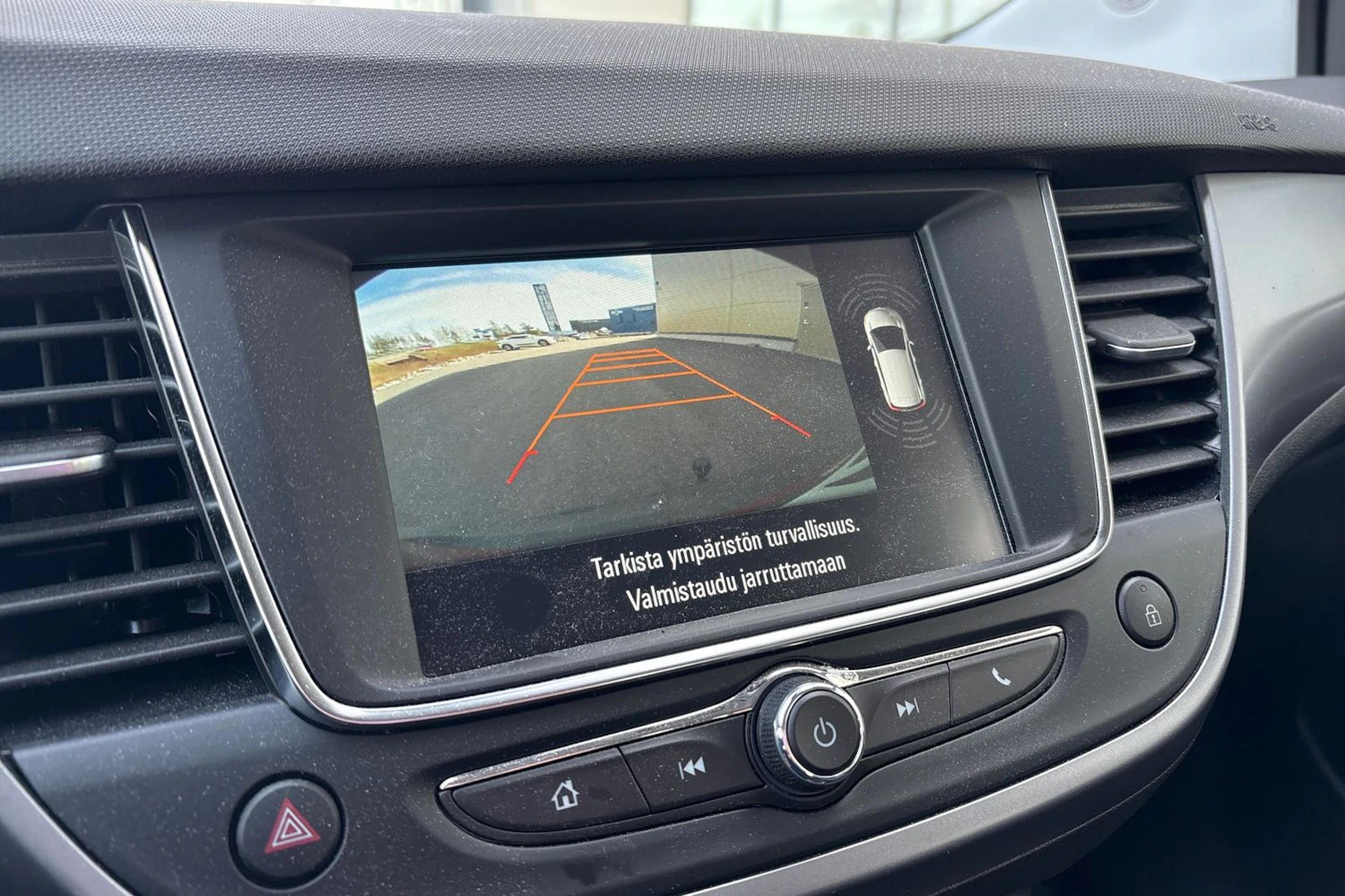 punainen Opel Crossland 2024 kuva 5.