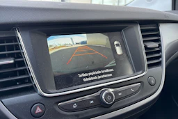 punainen Opel Crossland 2024 kuva 5.