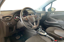 punainen Opel Crossland 2024 kuva 8.