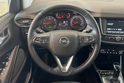punainen Opel Crossland 2024 kuva 16.