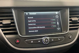 punainen Opel Crossland 2024 kuva 22.