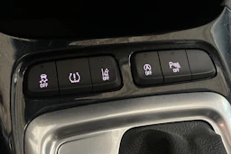 punainen Opel Crossland 2024 kuva 25.