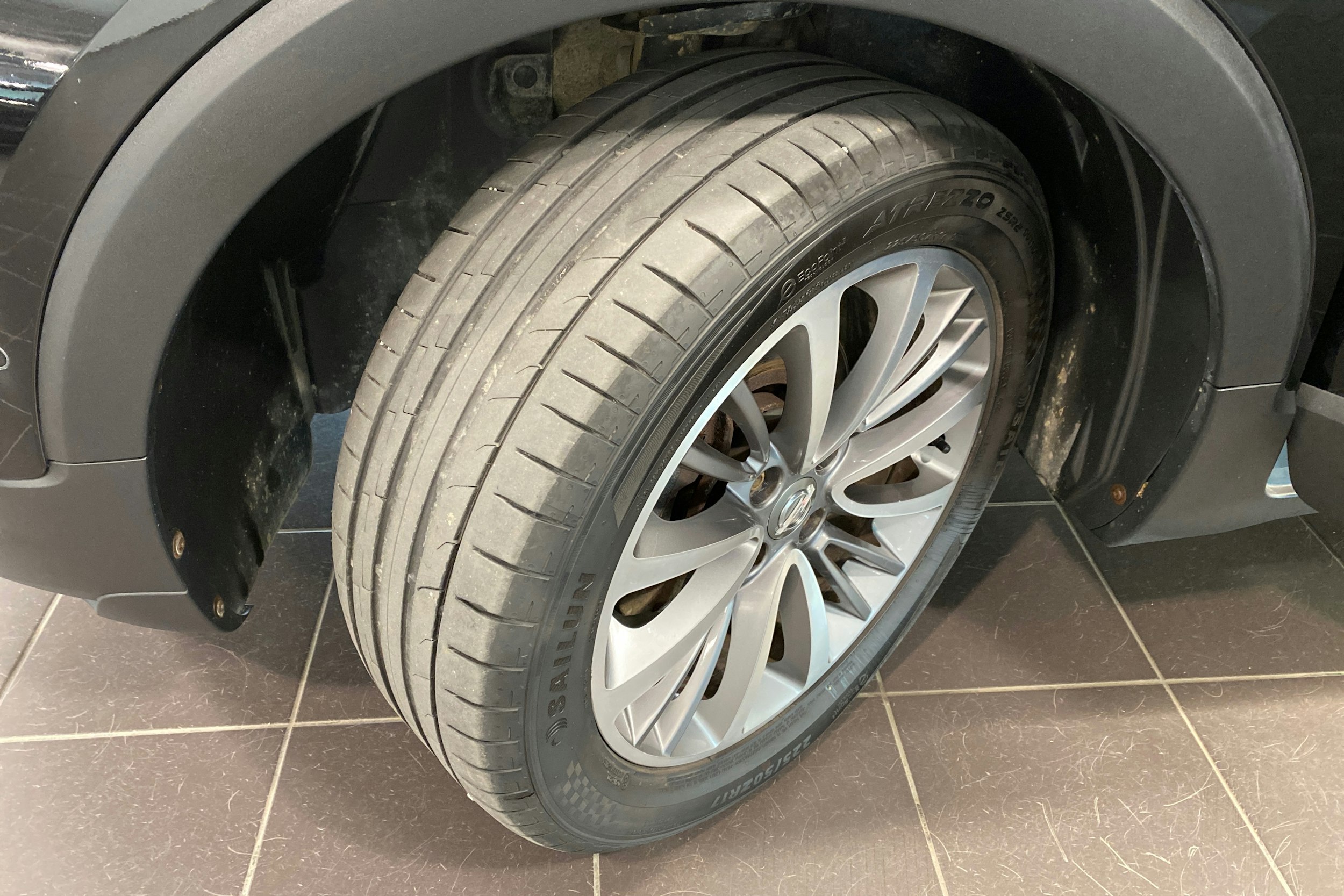 Musta Opel Crossland X 2018 kuva 13.