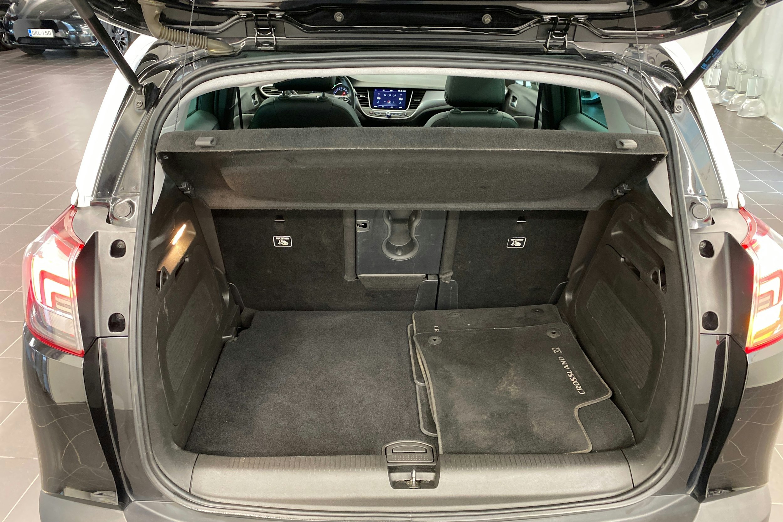 Musta Opel Crossland X 2018 kuva 14.