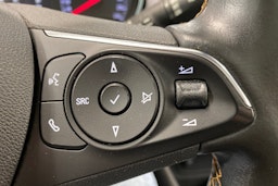Musta Opel Crossland X 2018 kuva 22.
