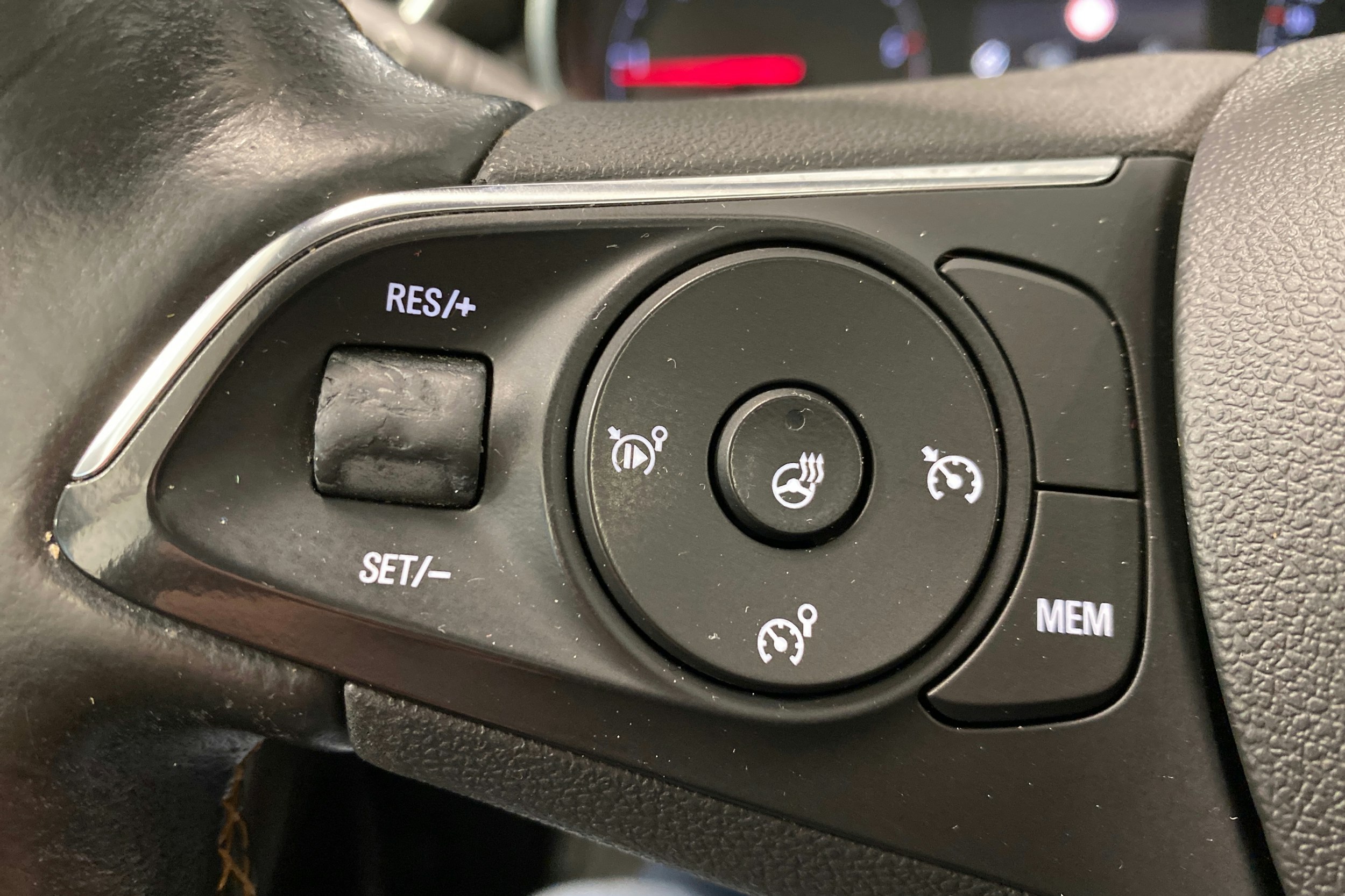 Musta Opel Crossland X 2018 kuva 23.