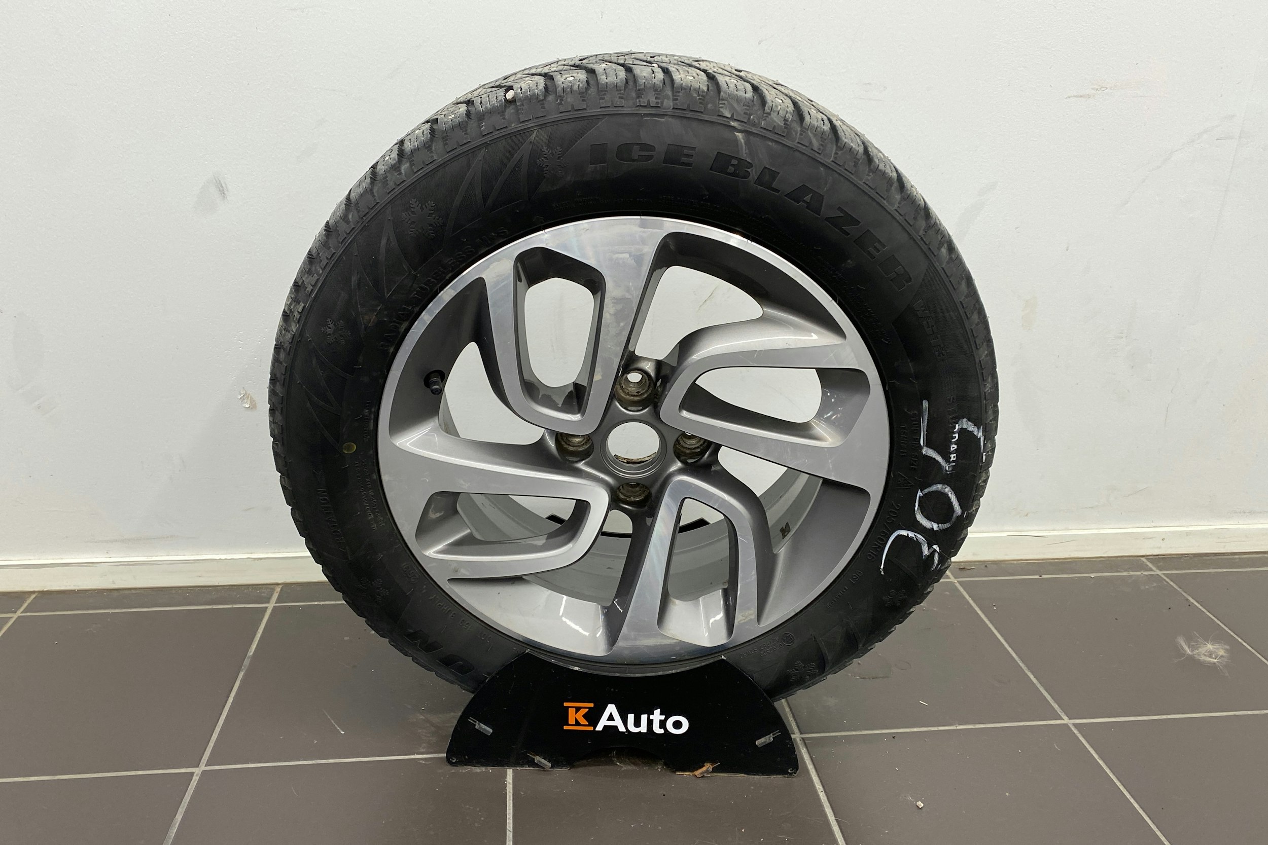 Musta Opel Crossland X 2018 kuva 29.