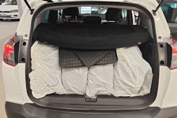 Valkoinen Opel Crossland X 2020 kuva 11.