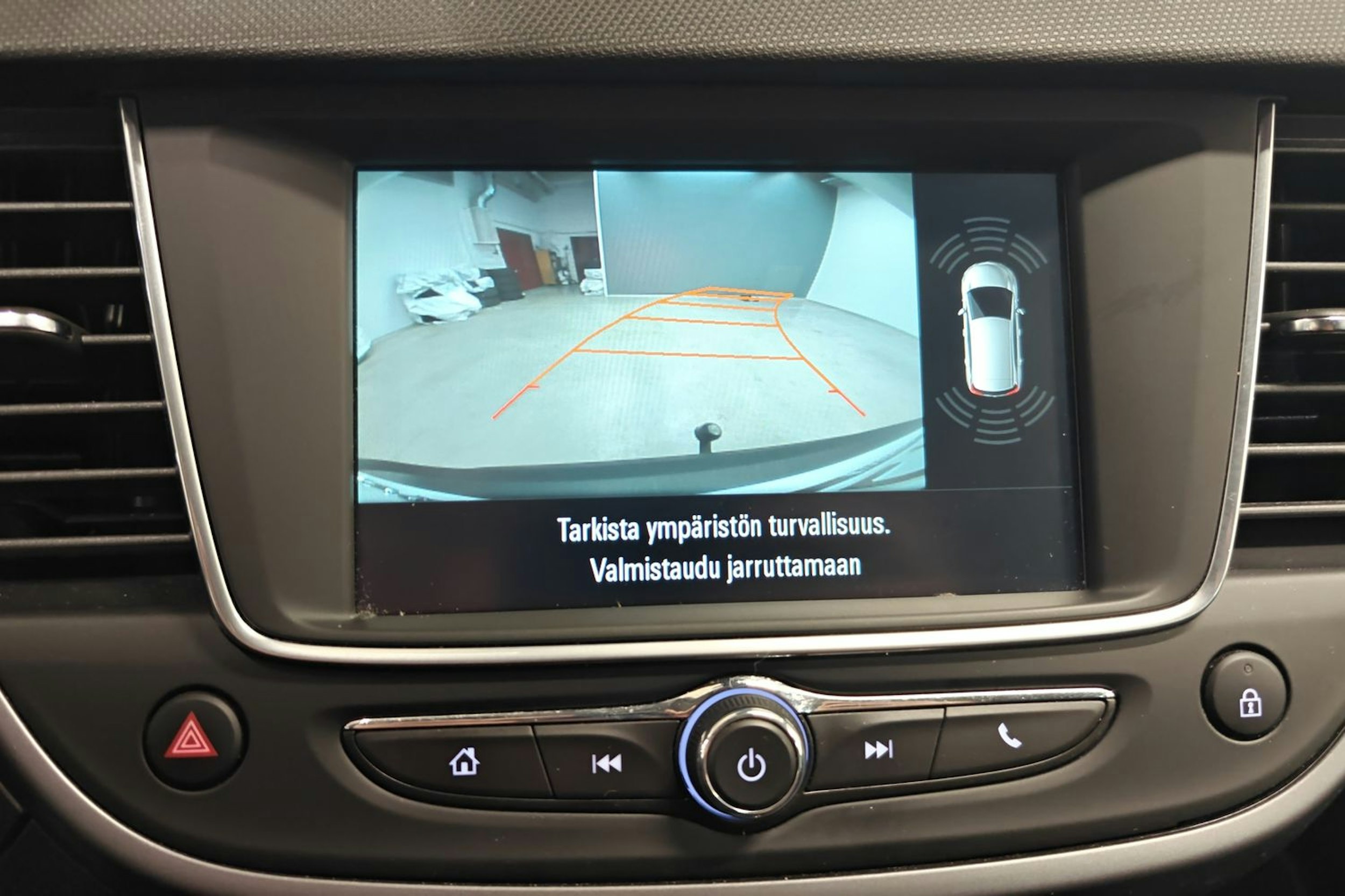 Valkoinen Opel Crossland X 2020 kuva 18.
