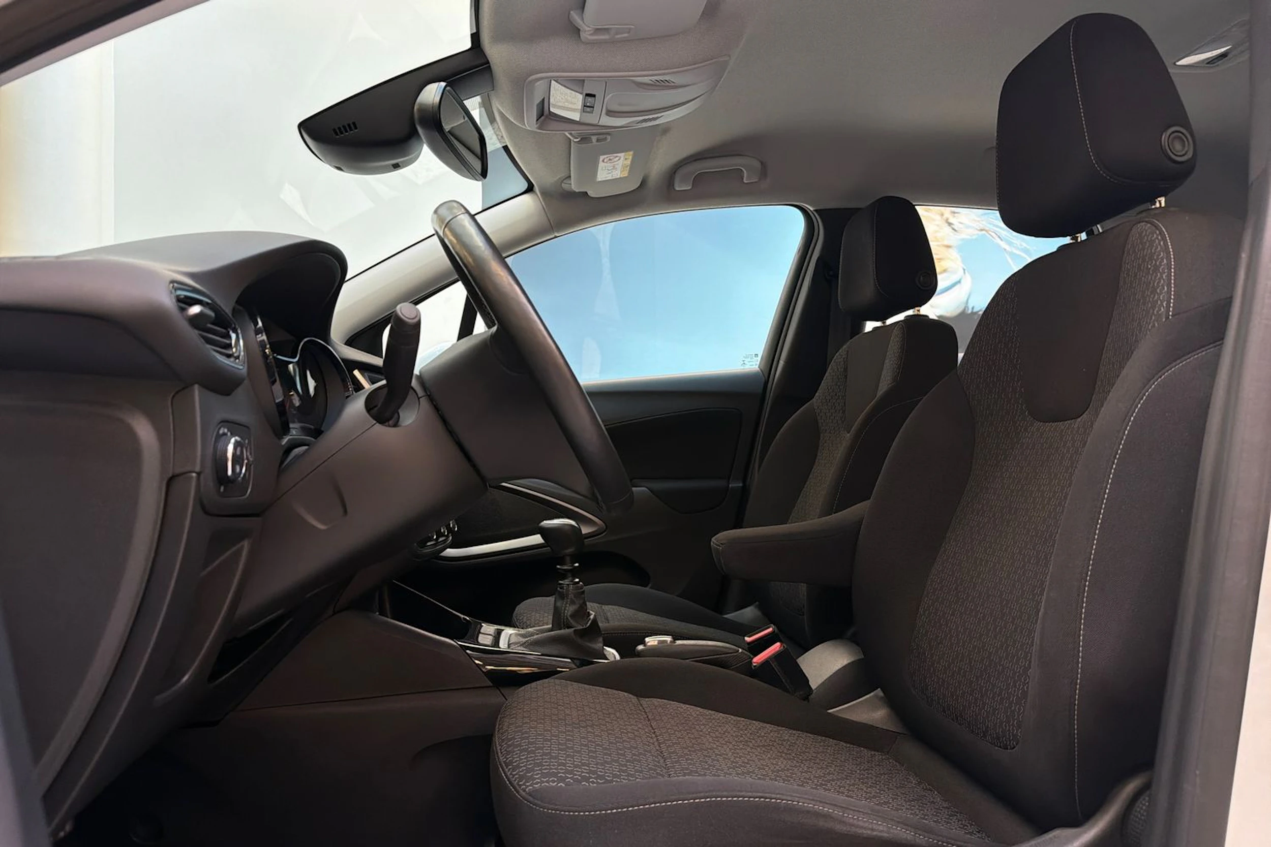valkoinen Opel Crossland X 2021 kuva 11.