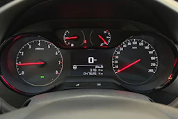 valkoinen Opel Crossland X 2021 kuva 12.