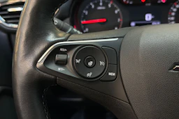 valkoinen Opel Crossland X 2021 kuva 13.