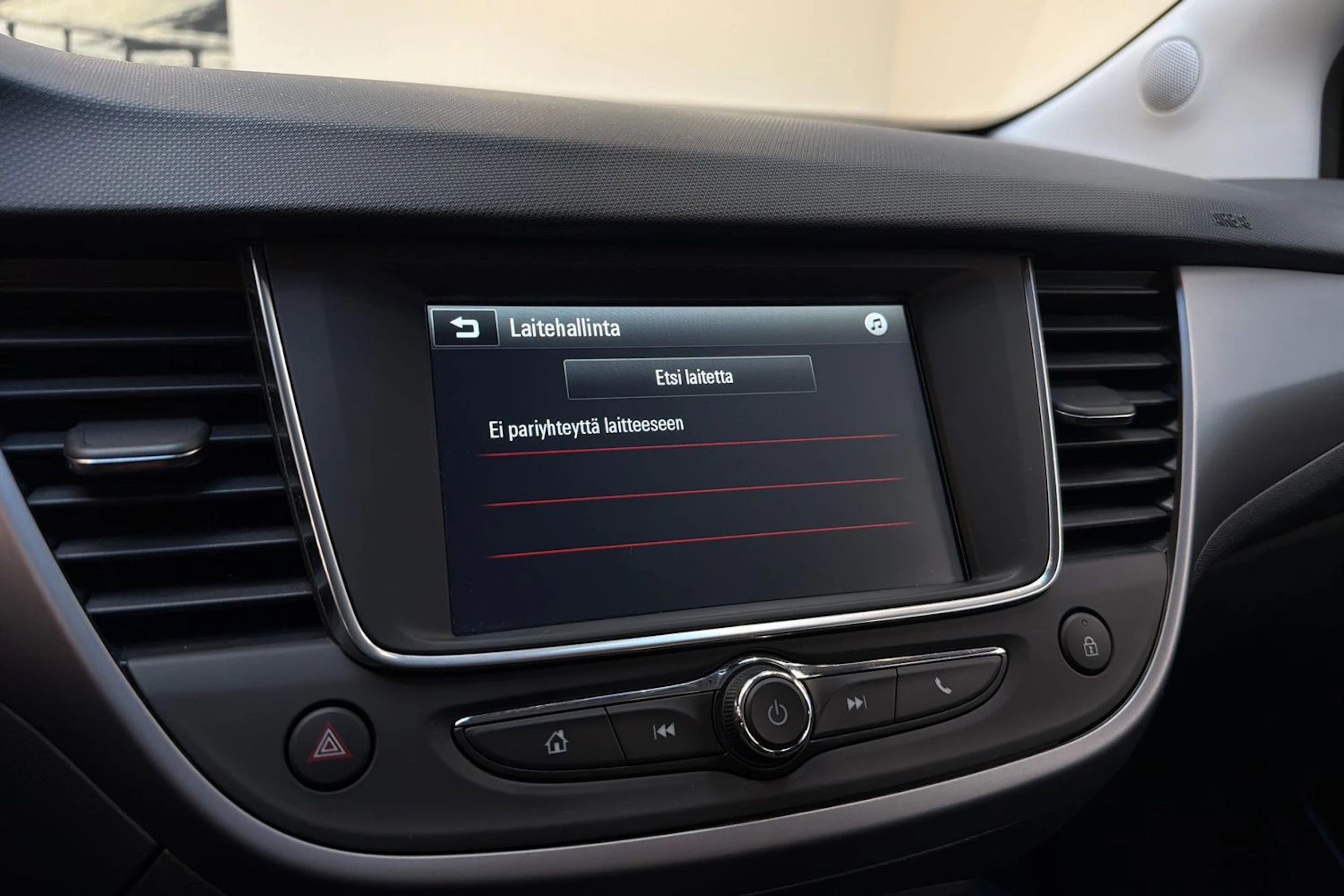 valkoinen Opel Crossland X 2021 kuva 17.