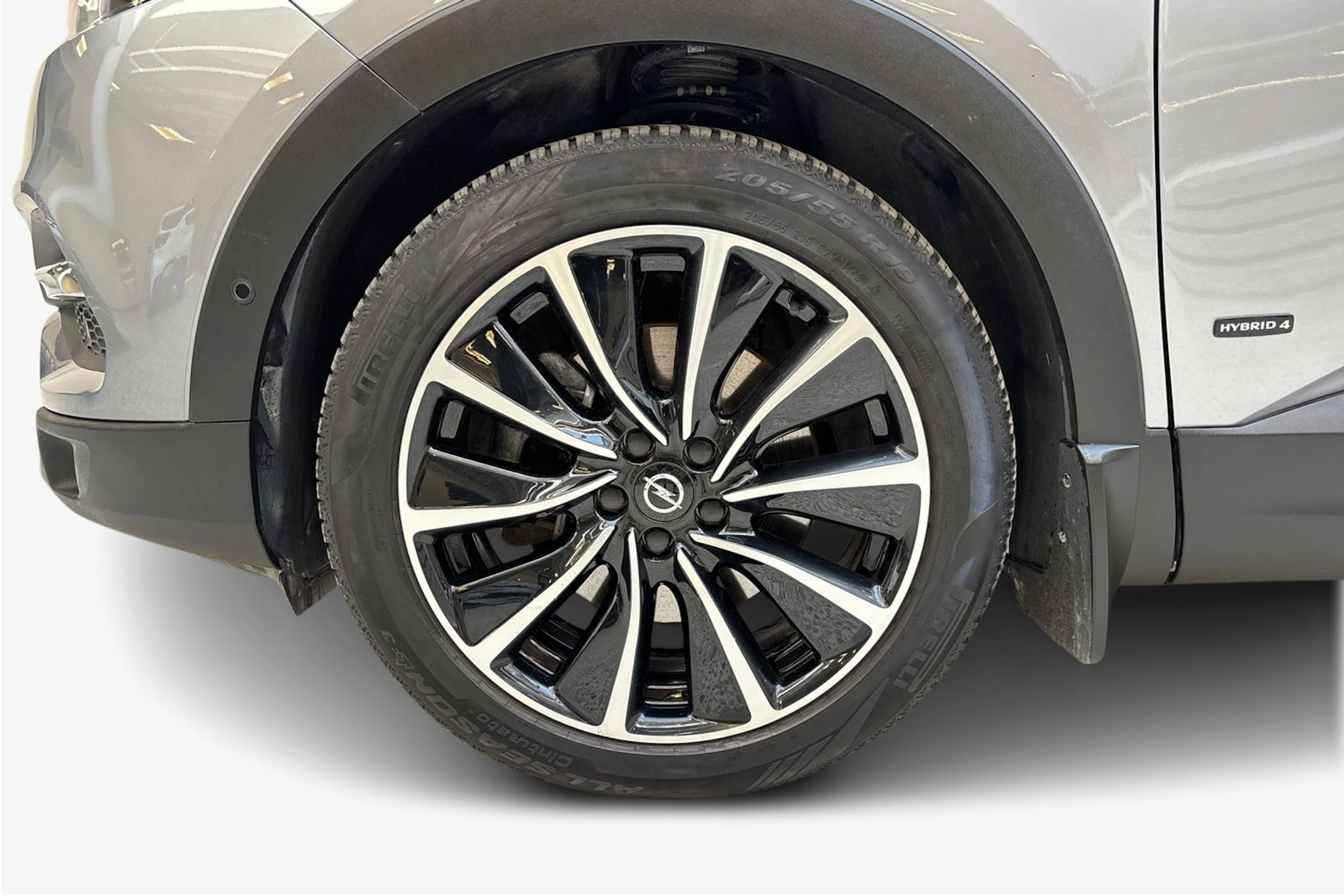 harmaa Opel Grandland 2021 kuva 9.