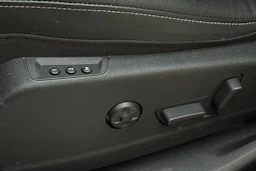 harmaa Opel Grandland 2021 kuva 12.