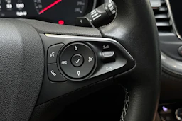 harmaa Opel Grandland 2021 kuva 15.