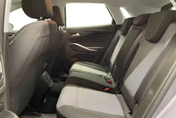 Harmaa Opel Grandland 2022 kuva 8.