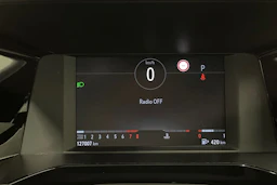 Harmaa Opel Grandland 2022 kuva 13.