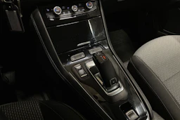 Harmaa Opel Grandland 2022 kuva 17.