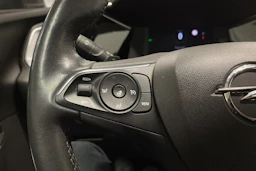 Harmaa Opel Grandland 2022 kuva 19.