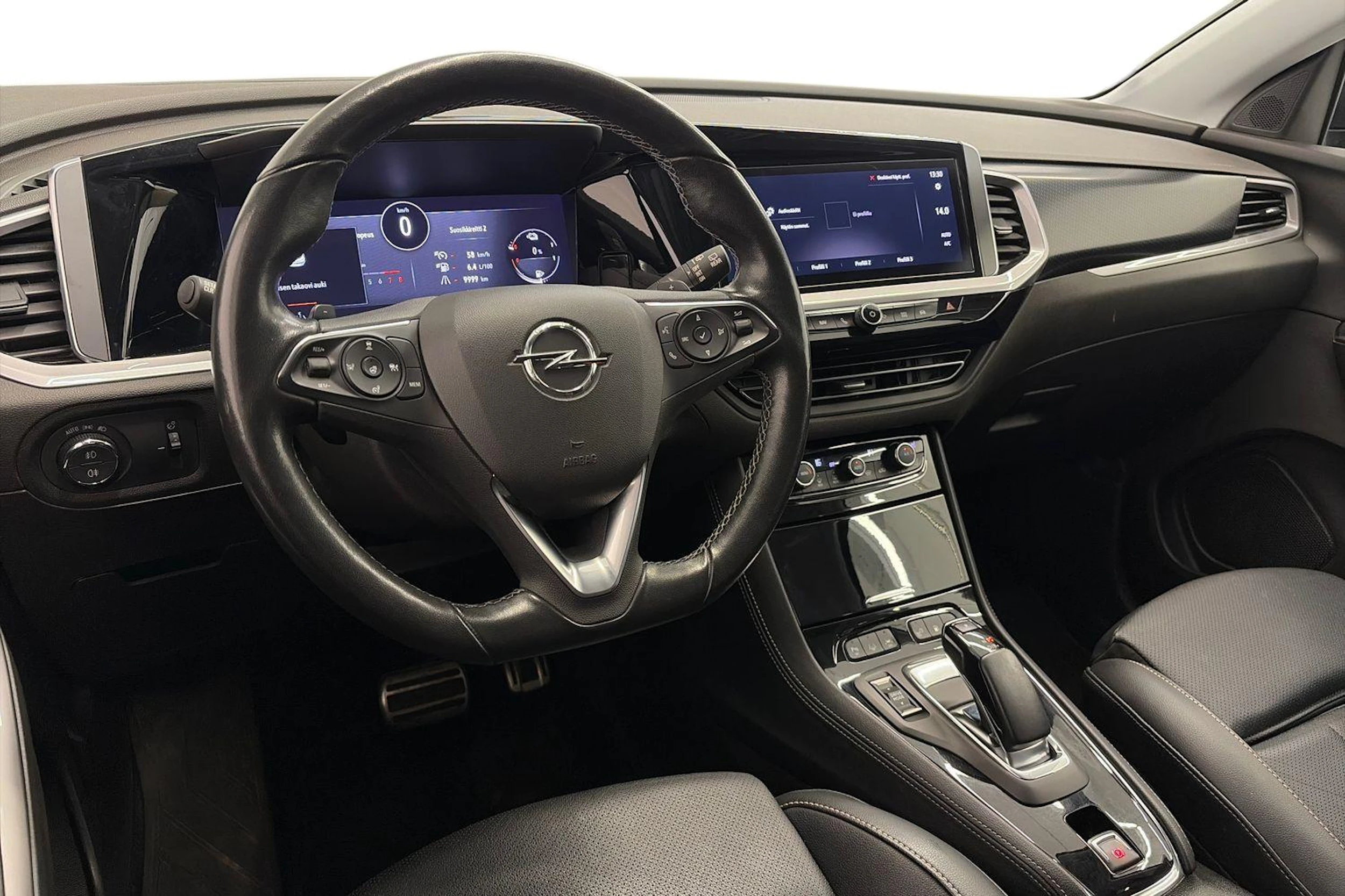 musta Opel Grandland 2022 kuva 6.
