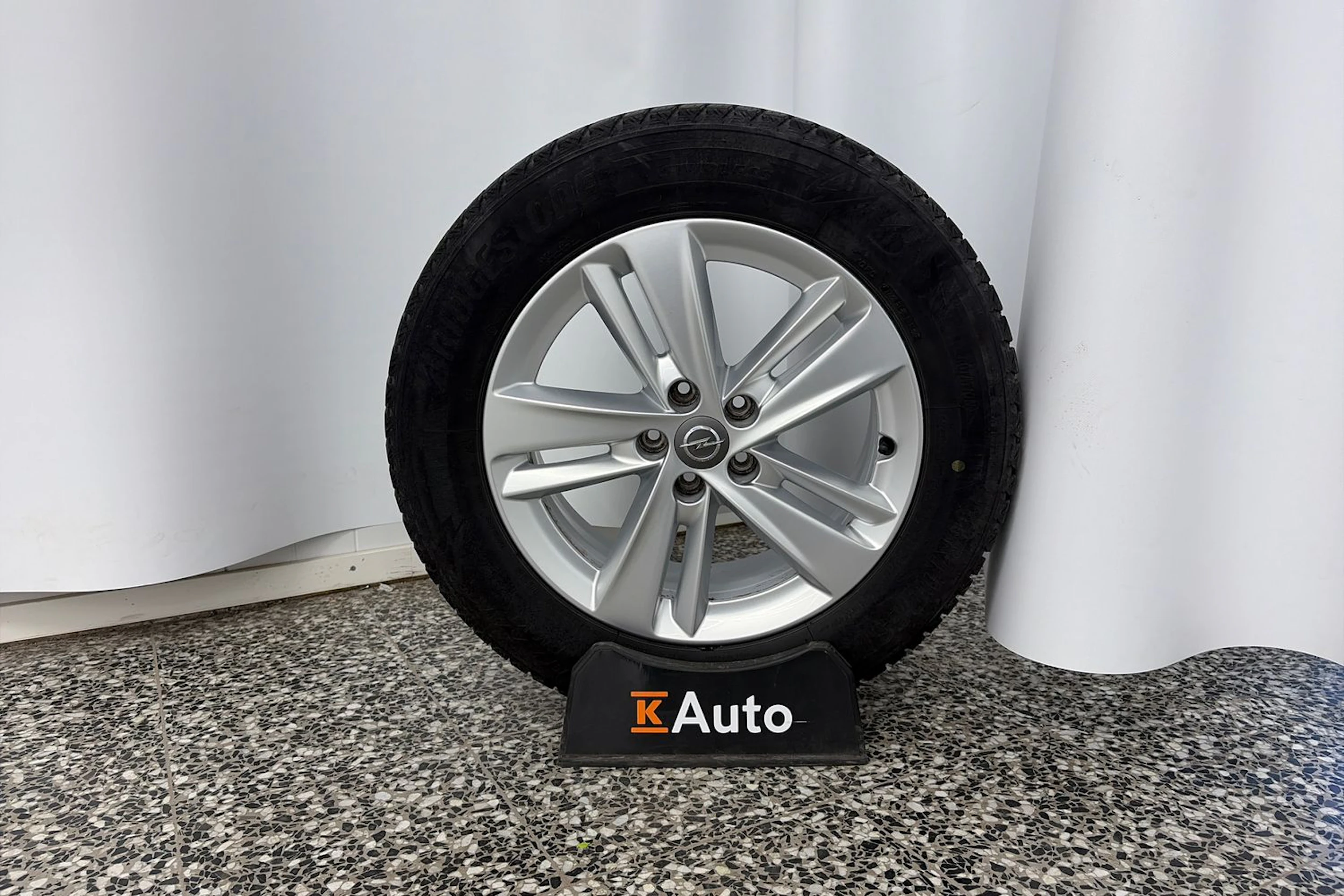 musta Opel Grandland 2022 kuva 10.