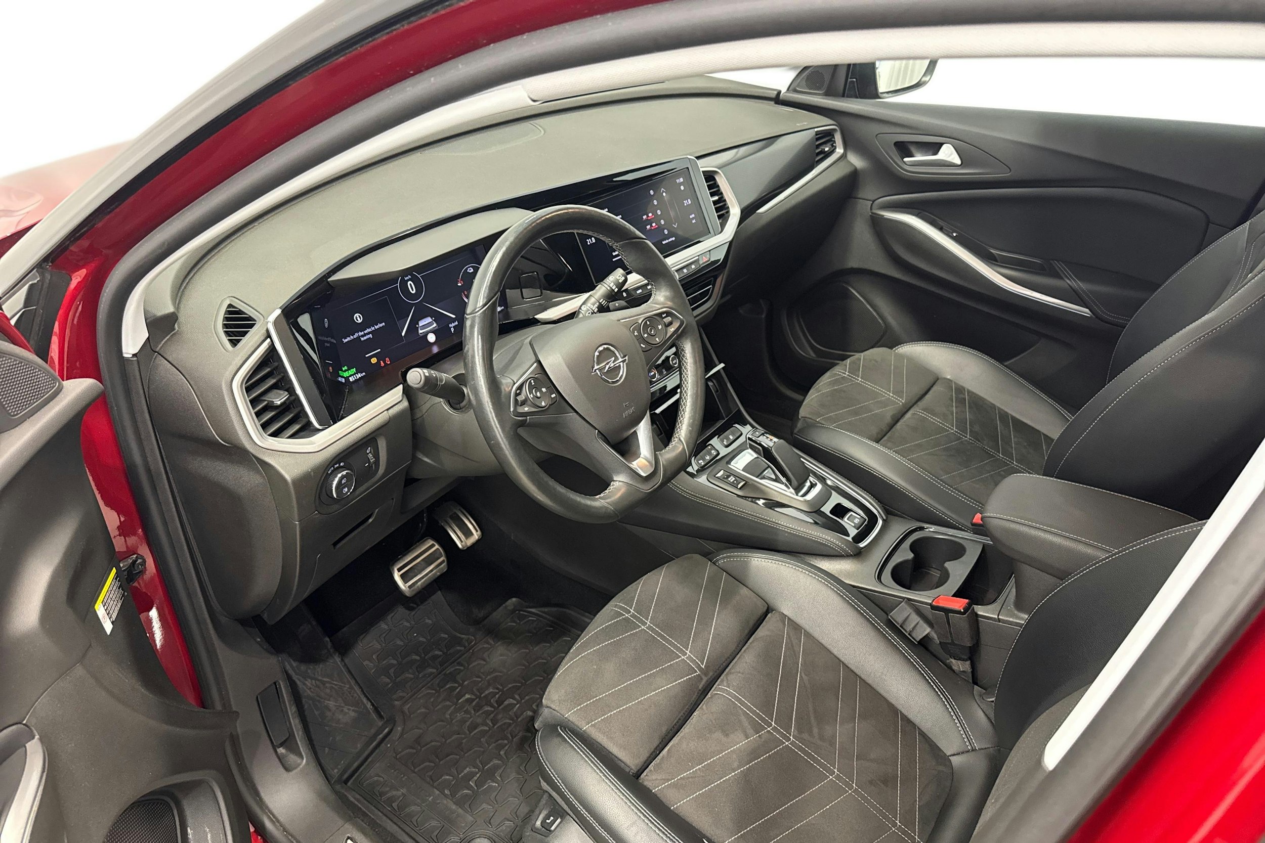 punainen Opel Grandland 2022 kuva 7.