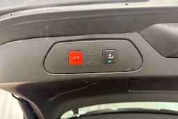 punainen Opel Grandland 2022 kuva 14.