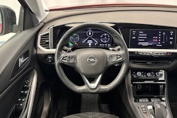 punainen Opel Grandland 2022 kuva 16.