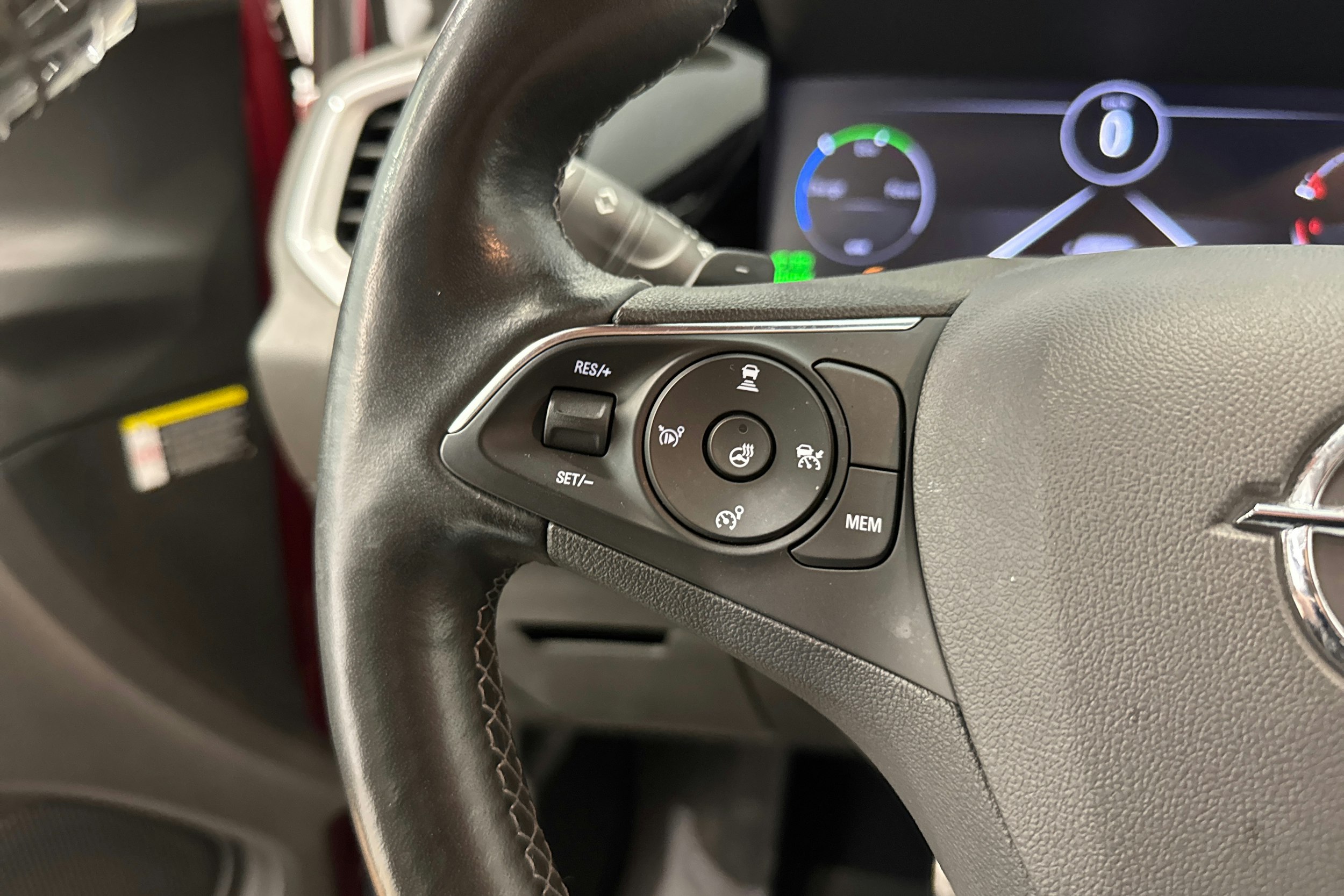 punainen Opel Grandland 2022 kuva 20.