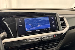 punainen Opel Grandland 2022 kuva 23.