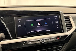 punainen Opel Grandland 2022 kuva 24.