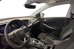 Valkoinen Opel Grandland 2023 kuva 6.
