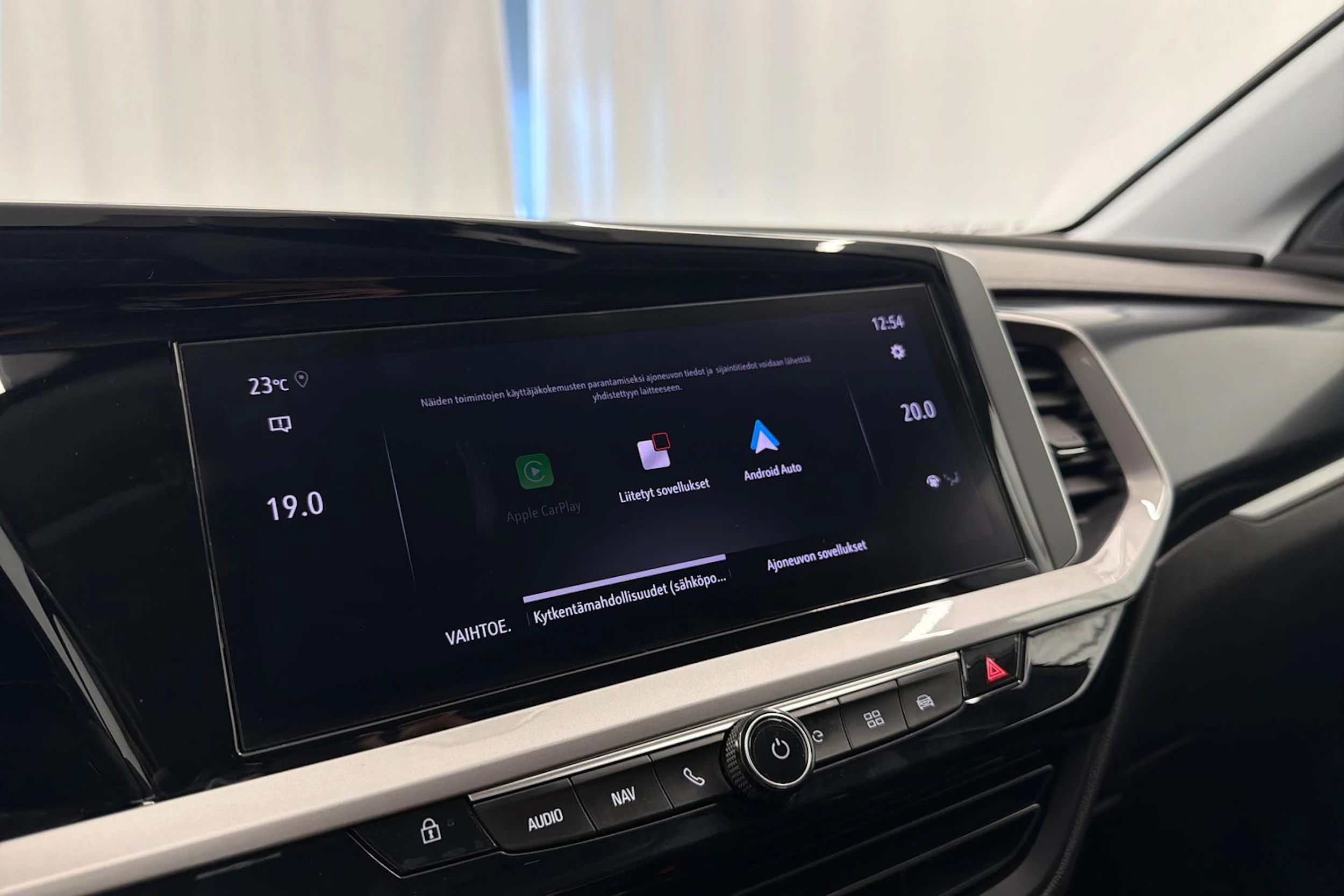 Valkoinen Opel Grandland 2023 kuva 23.