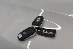 Valkoinen Opel Grandland 2023 kuva 27.