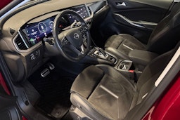 Punainen Opel Grandland 2023 kuva 7.