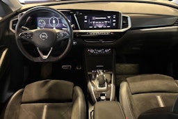 Punainen Opel Grandland 2023 kuva 9.