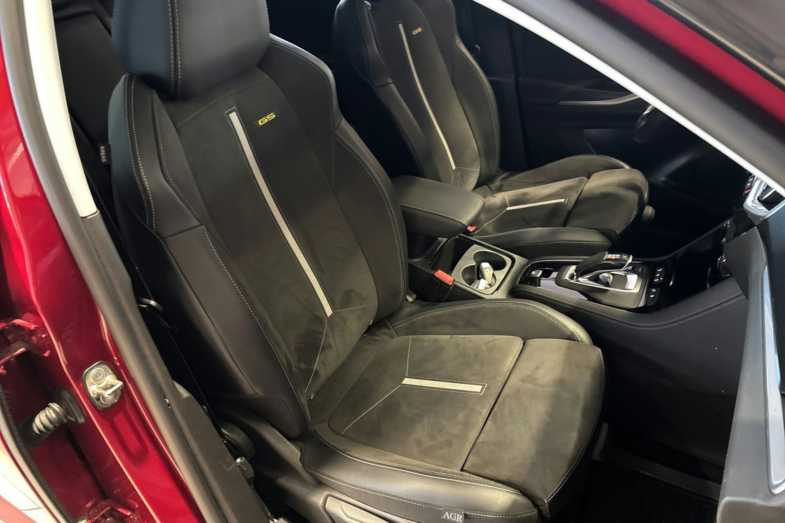 Punainen Opel Grandland 2023 kuva 14.