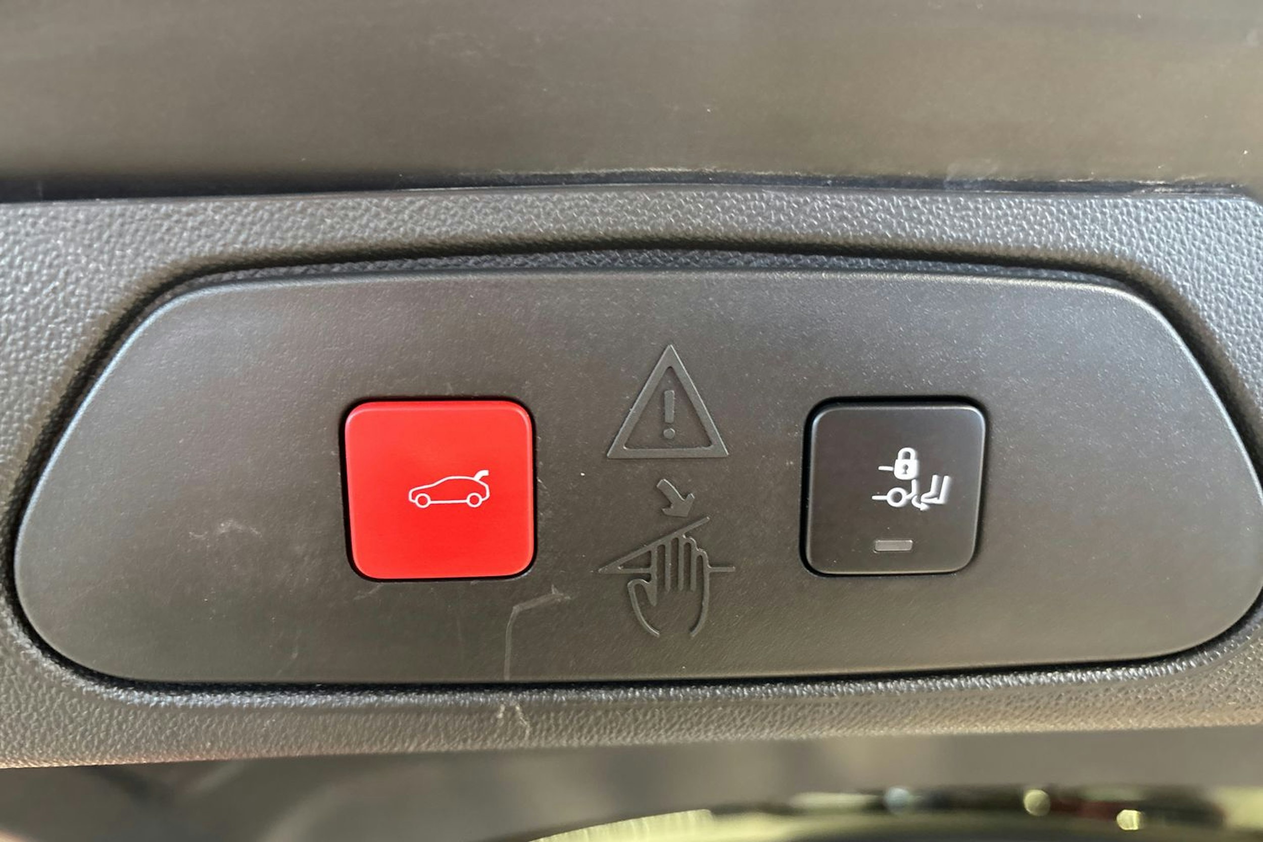 Punainen Opel Grandland 2023 kuva 15.