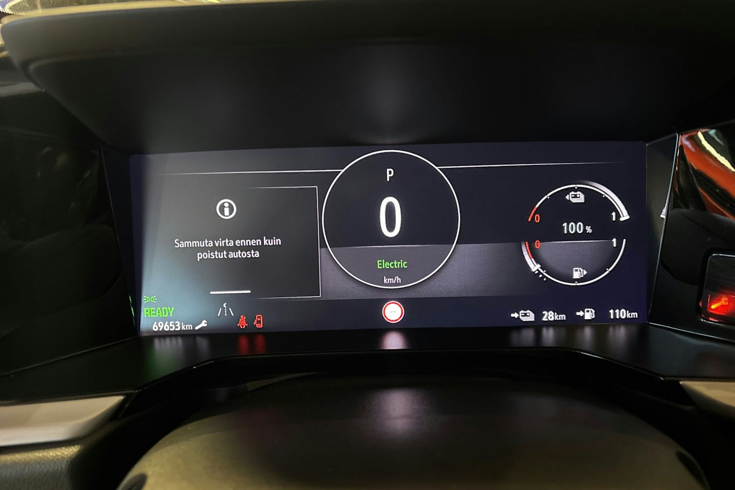 Punainen Opel Grandland 2023 kuva 17.