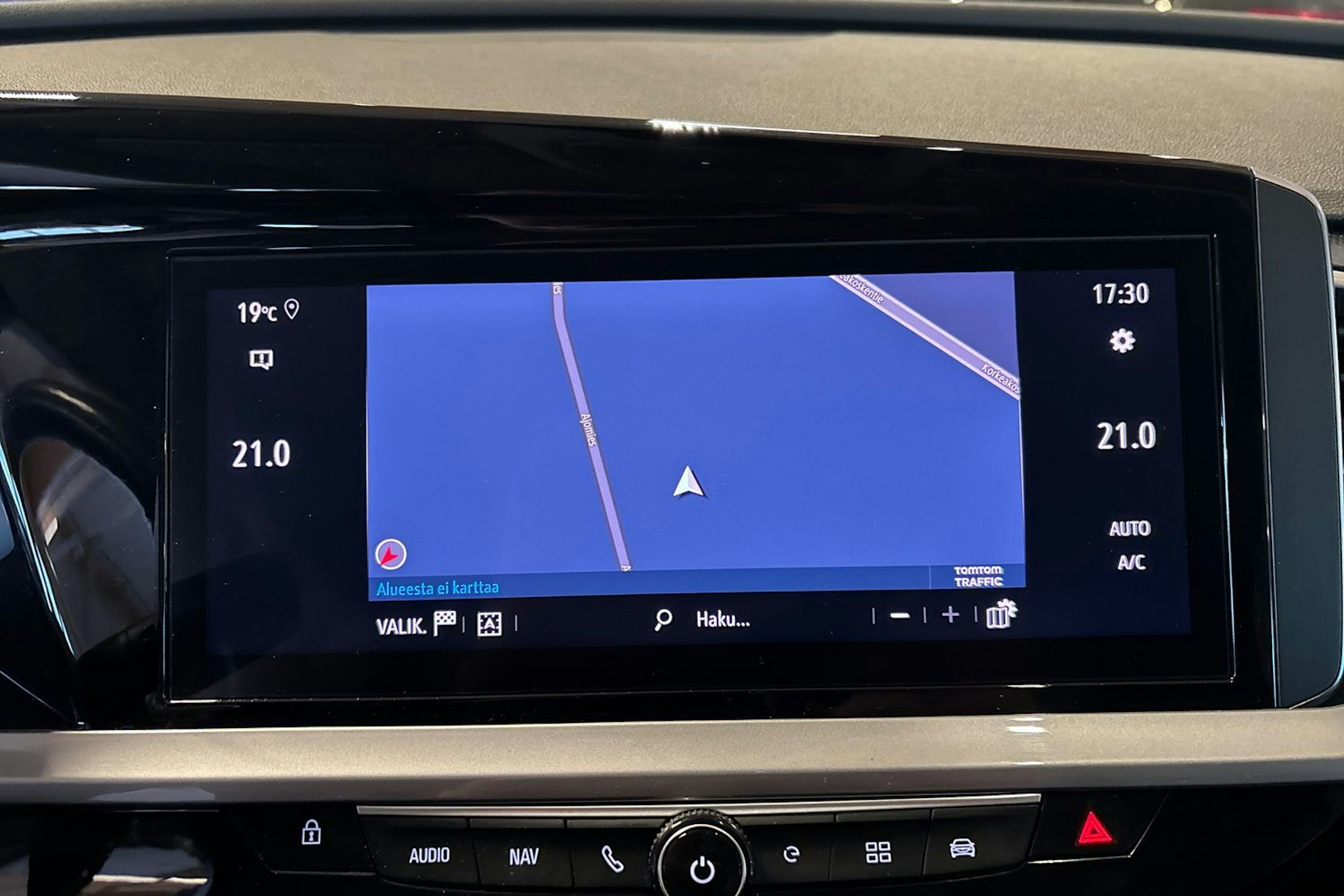 Punainen Opel Grandland 2023 kuva 19.