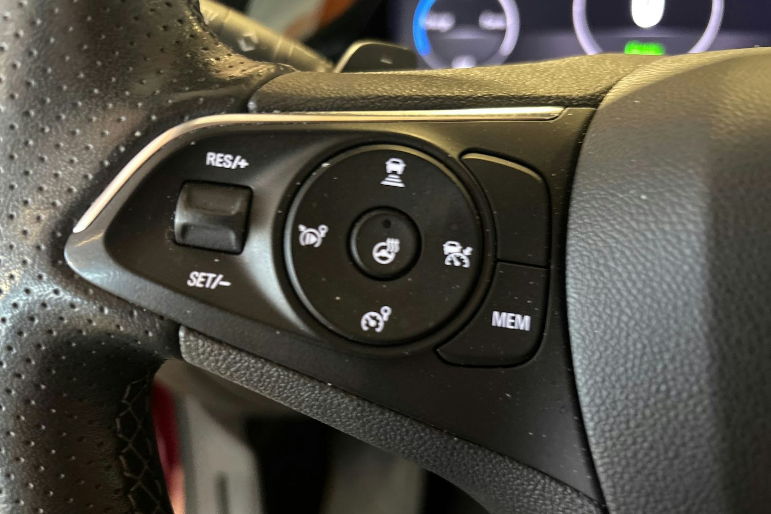 Punainen Opel Grandland 2023 kuva 21.