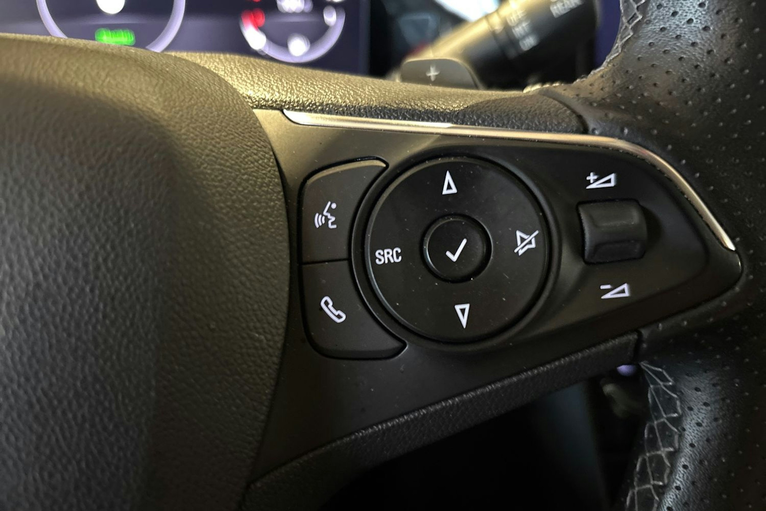 Punainen Opel Grandland 2023 kuva 22.