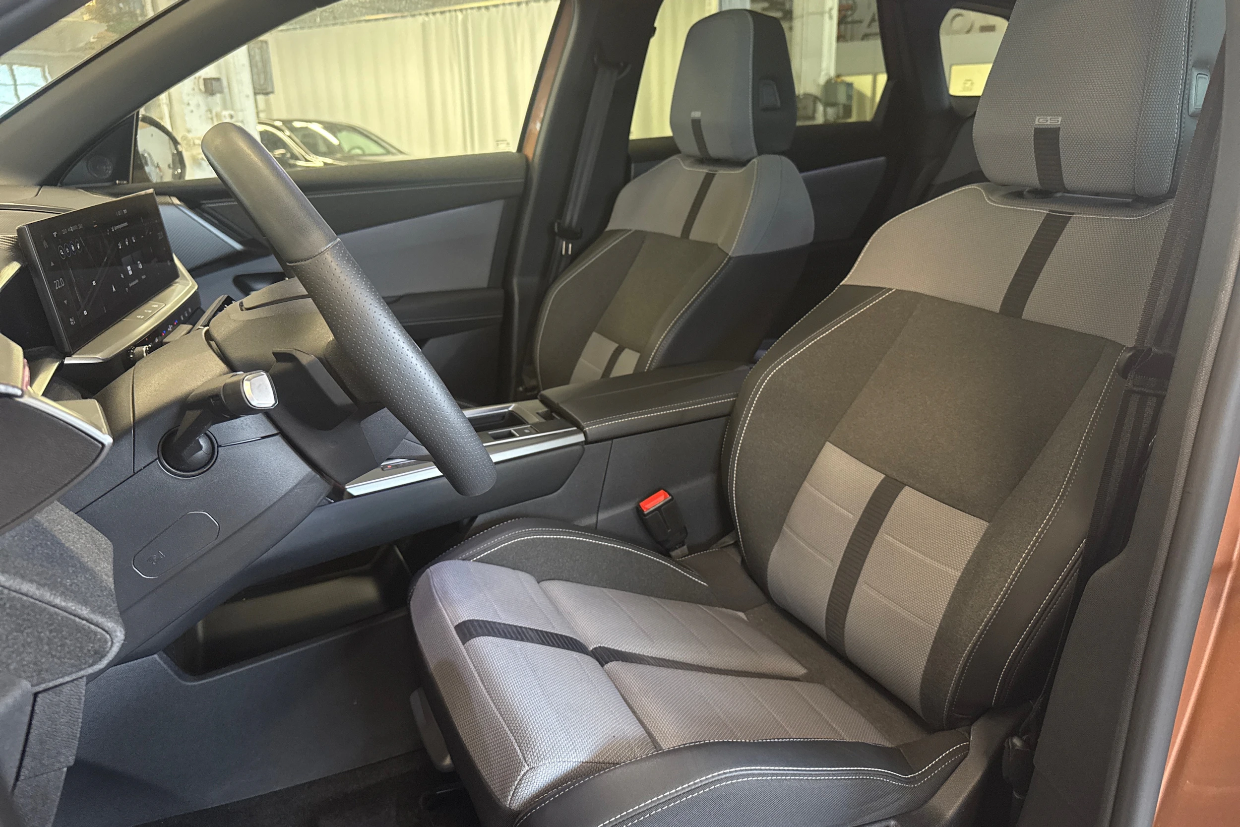 ruskea Opel Grandland 2025 kuva 4.