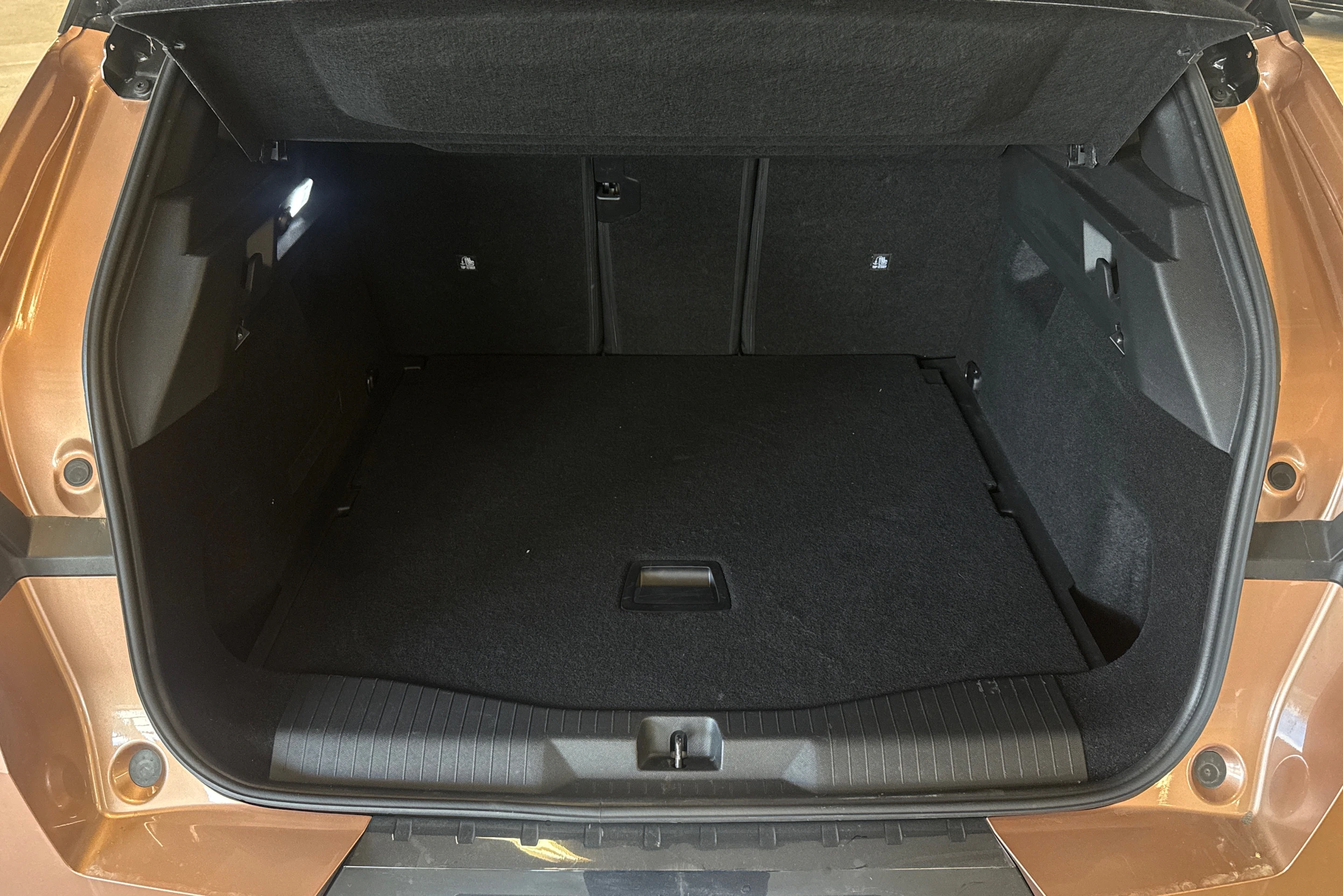 ruskea Opel Grandland 2025 kuva 6.