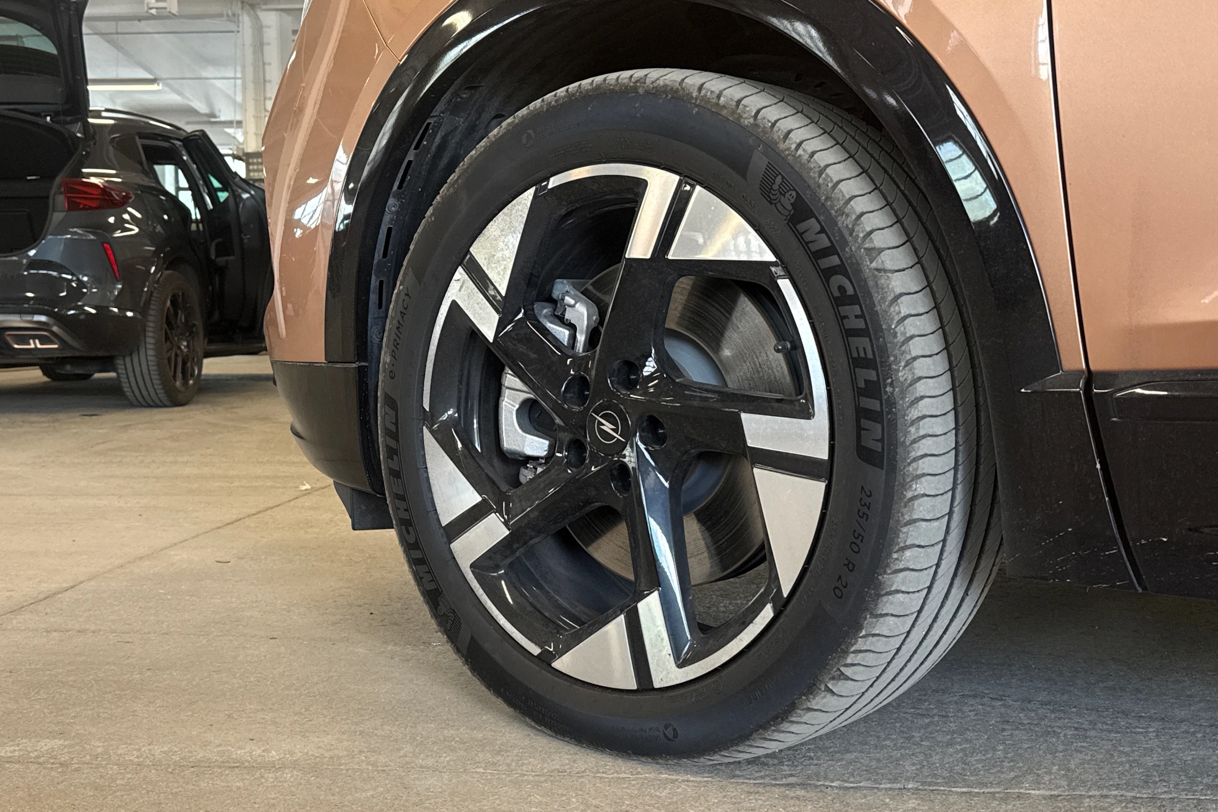 ruskea Opel Grandland 2025 kuva 7.
